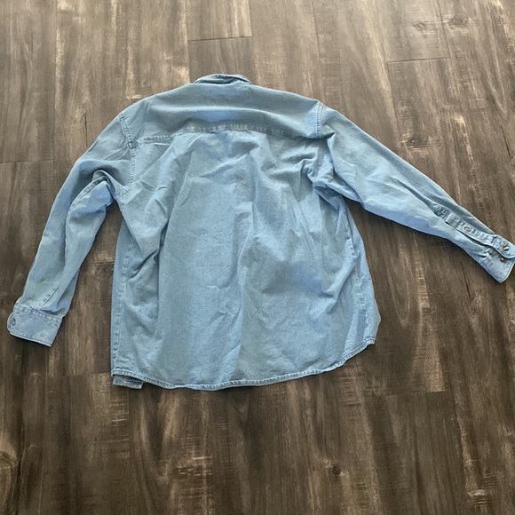 LIKE NEW MENS BUTTON UP DENIM SHIRT SIZE M - Picture 3 of 3